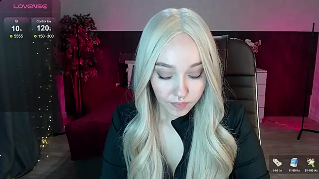 Snapshot of Sexy_Alexia69 chatting on October 18, 3:30 am Sexy Alexia69 online show from October 18, 3:30 am