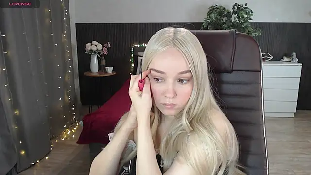Snapshot of Sexy_Alexia69 chatting on September 26, 12:12 pm Sexy Alexia69 online show from September 26, 12:12 pm