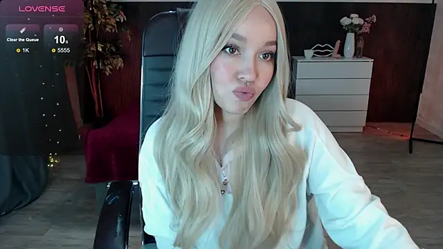 Snapshot of Sexy_Alexia69 chatting on October 19, 6:16 am Sexy Alexia69 online show from October 19, 6:16 am