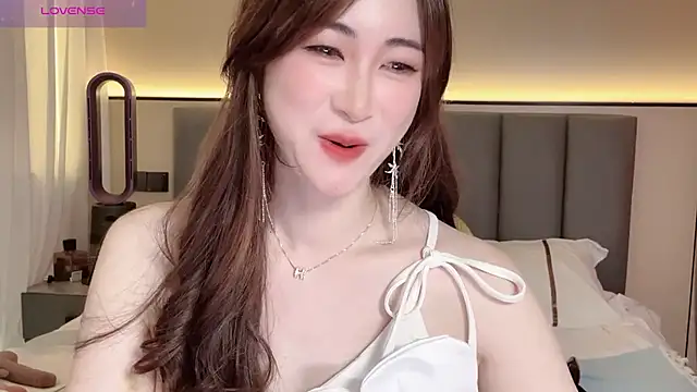 wuyueaini online show from August 7, 6:30 am