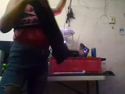 Snapshot of sweetsinisabella chatting on June 8, 11:00 am sweetsinisabella online show from June 8, 11:00 am