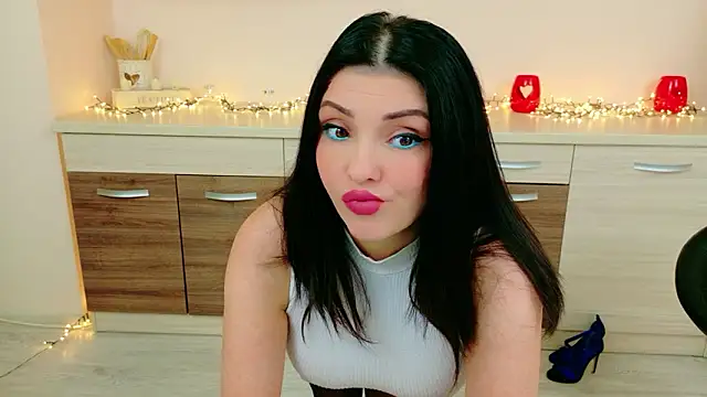 KimoraJoy online show from February 4, 11:00 pm