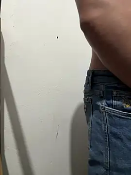 Snapshot of boy_paradise chatting on February 21, 12:12 am boy paradise online show from February 21, 12:12 am