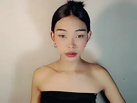 holyakiesha online show from February 5, 7:15 am