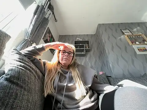 Anastasia-BlondeXX online show from March 17, 2:42 pm