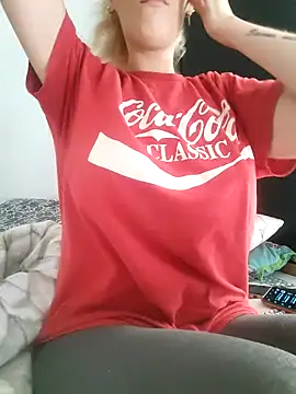 Snapshot of Mila_Luciphya chatting on September 15, 8:15 am Mila Luciphya online show from September 15, 8:15 am