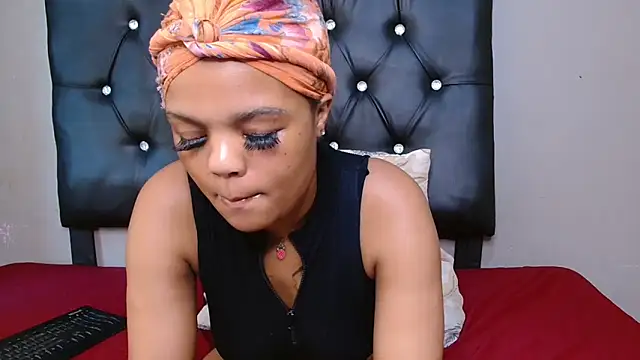 Snapshot of SEXYFISHXX chatting on October 14, 8:37 am SEXYFISHXX online show from October 14, 8:37 am