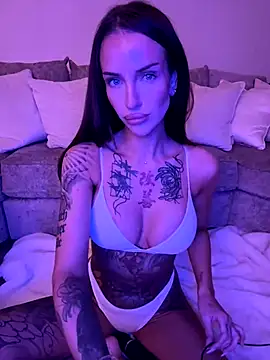 Snapshot of Nikki__Foxx chatting on October 6, 8:53 pm Nikki Foxx online show from October 6, 8:53 pm