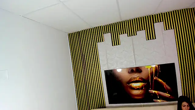 Snapshot of golden_girl_house chatting on November 6, 8:02 pm golden girl house online show from November 6, 8:02 pm