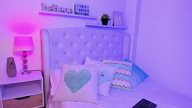 AmeliaRossi  online show from November 27, 4:46 am