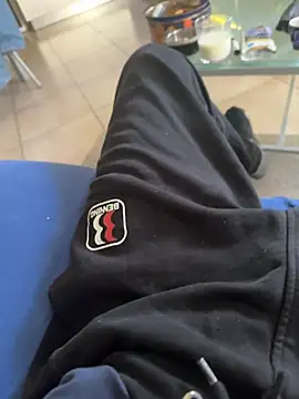 Manu97k online show from October 26, 8:59 am