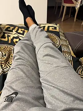 Manu97k online show from February 8, 11:35 pm