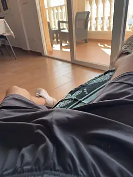 Manu97k online show from November 4, 1:37 pm