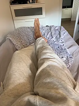 Manu97k online show from December 1, 8:26 am