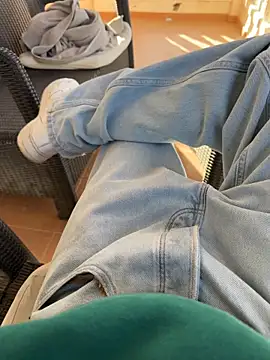 Manu97k online show from November 12, 9:02 am