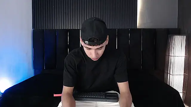 Dominic ghost online show from March 4, 12:07 am