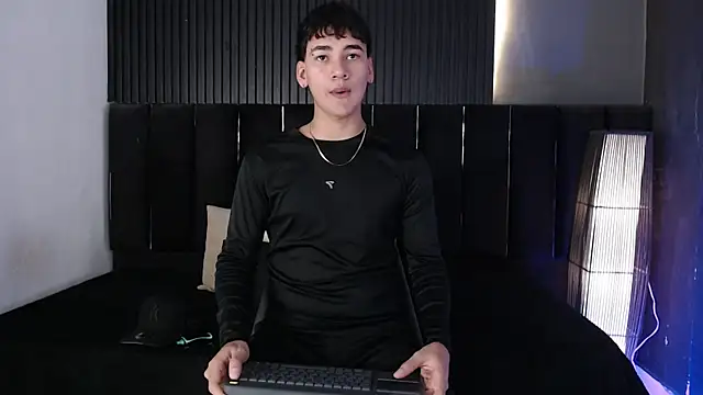 Dominic ghost online show from July 10, 8:20 pm