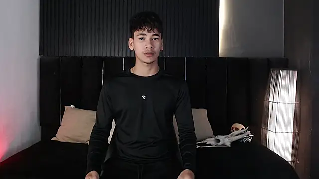 Snapshot of Dominic_ghost chatting on October 24, 10:09 pm Dominic ghost online show from October 24, 10:09 pm