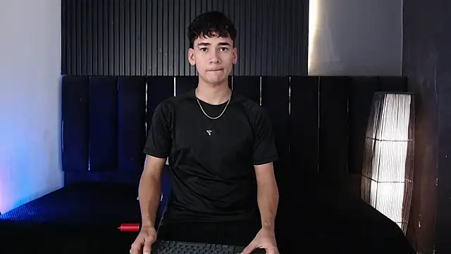 Dominic ghost online show from April 15, 11:05 pm