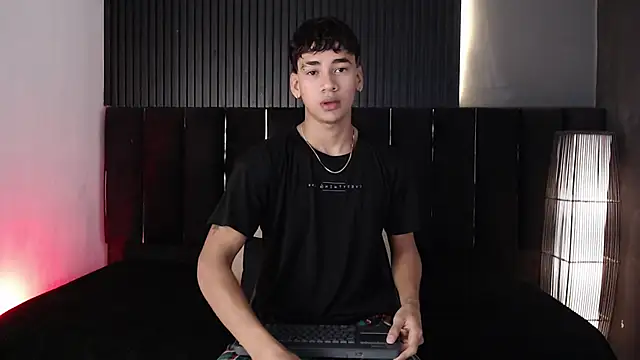 Dominic ghost online show from December 19, 4:27 am