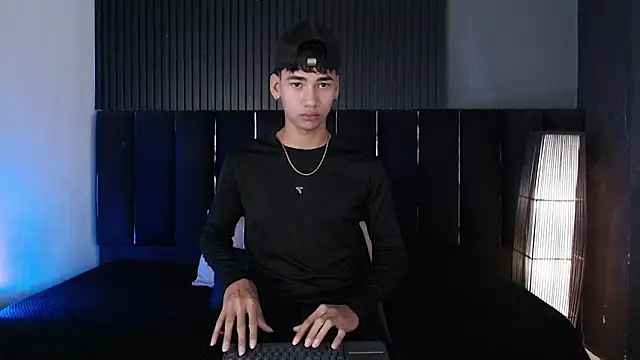 Dominic ghost online show from April 9, 12:45 am
