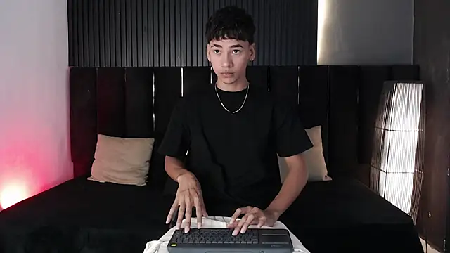 Snapshot of Dominic_ghost chatting on November 25, 11:05 pm Dominic ghost online show from November 25, 11:05 pm