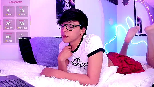 Snapshot of Dannyhot_ chatting on September 22, 8:48 pm Dannyhot online show from September 22, 8:48 pm