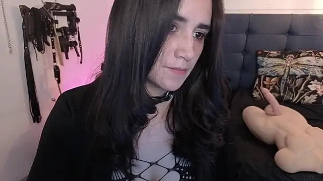 elowen halley1 online show from September 17, 7:05 pm