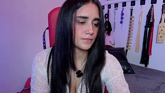 elowen halley1 online show from April 10, 7:32 pm