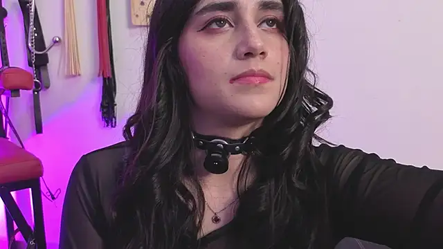 Snapshot of elowen_halley1 chatting on January 10, 7:09 pm elowen halley1 online show from January 10, 7:09 pm