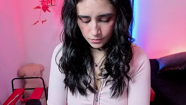 elowen halley1 online show from March 22, 7:15 pm