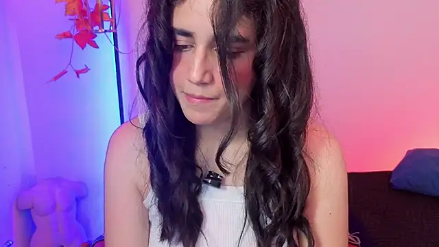 elowen halley1 online show from April 3, 8:48 pm