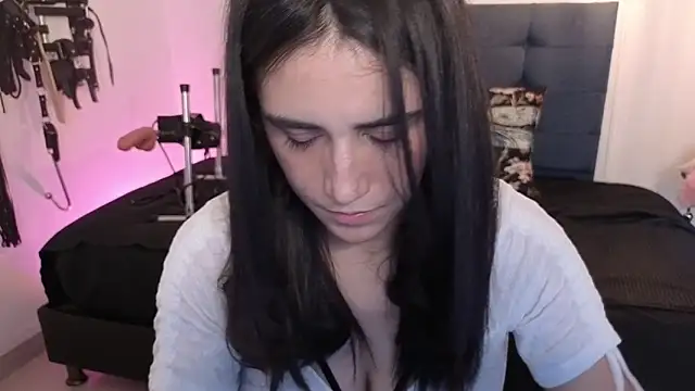 elowen halley1 online show from September 16, 6:53 pm