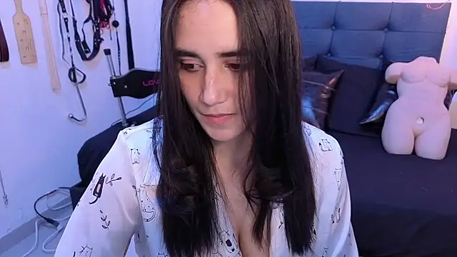 elowen halley1 online show from October 15, 7:33 pm