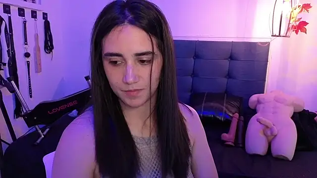 elowen halley1 online show from October 2, 6:55 pm