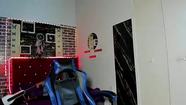 Snapshot of angelitasexxxhot chatting on October 28, 1:28 am angelitasexxxhot online show from October 28, 1:28 am