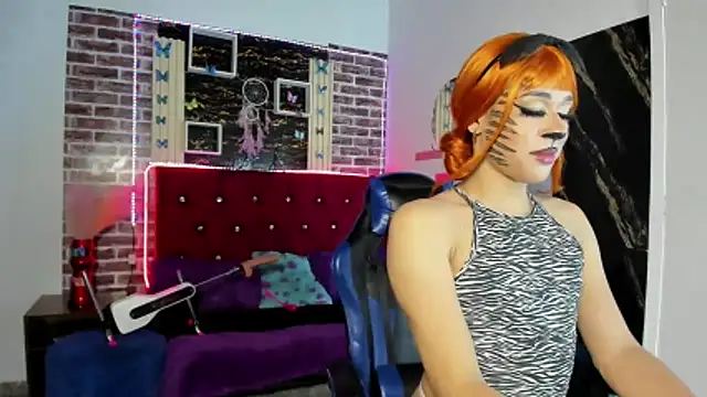 Snapshot of angelitasexxxhot chatting on October 30, 8:06 pm angelitasexxxhot online show from October 30, 8:06 pm