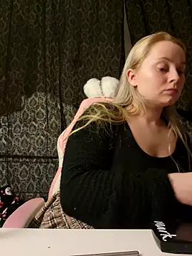 EmilyAngelUK online show from December 5, 1:49 am