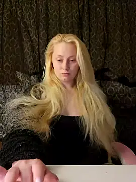 Snapshot of EmilyAngelUK chatting on September 23, 10:17 pm EmilyAngelUK online show from September 23, 10:17 pm