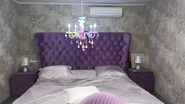 Eloisa Eliot online show from October 13, 3:02 pm