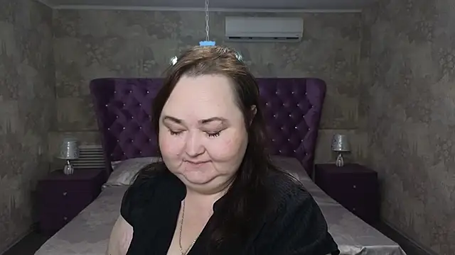 Eloisa Eliot online show from December 1, 4:30 pm