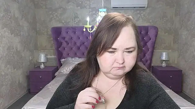 Eloisa Eliot online show from December 4, 4:50 pm