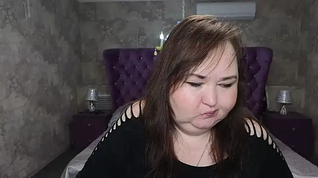 Eloisa Eliot online show from October 17, 2:30 pm