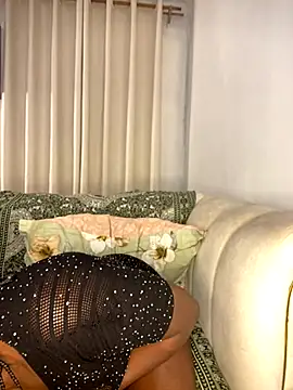 Snapshot of TinaFavourite chatting on October 18, 11:29 pm TinaFavourite online show from October 18, 11:29 pm