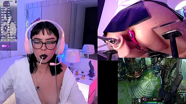 Snapshot of Nyveth chatting on November 15, 6:17 am Nyveth online show from November 15, 6:17 am