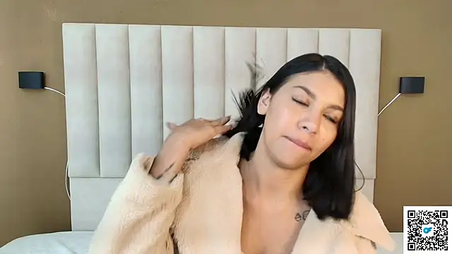 Snapshot of goddess_saori_ chatting on October 21, 1:05 am goddess saori online show from October 21, 1:05 am