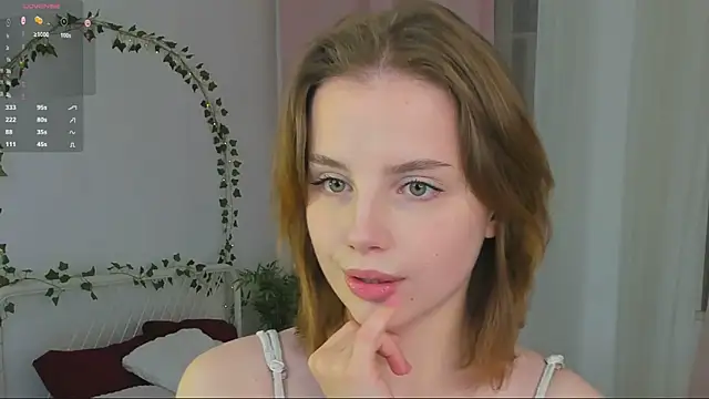 Snapshot of GabiMeshuggah chatting on November 5, 8:45 pm GabiMeshuggah online show from November 5, 8:45 pm