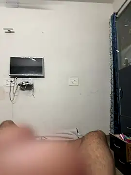 Snapshot of Hotguyforfun chatting on December 2, 12:18 pm Hotguyforfun online show from December 2, 12:18 pm