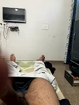 Snapshot of Hotguyforfun chatting on December 15, 11:27 am Hotguyforfun online show from December 15, 11:27 am