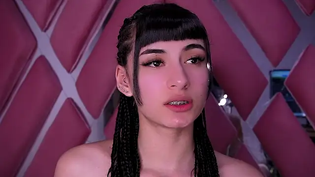 Alynn Bri  online show from April 5, 3:35 am